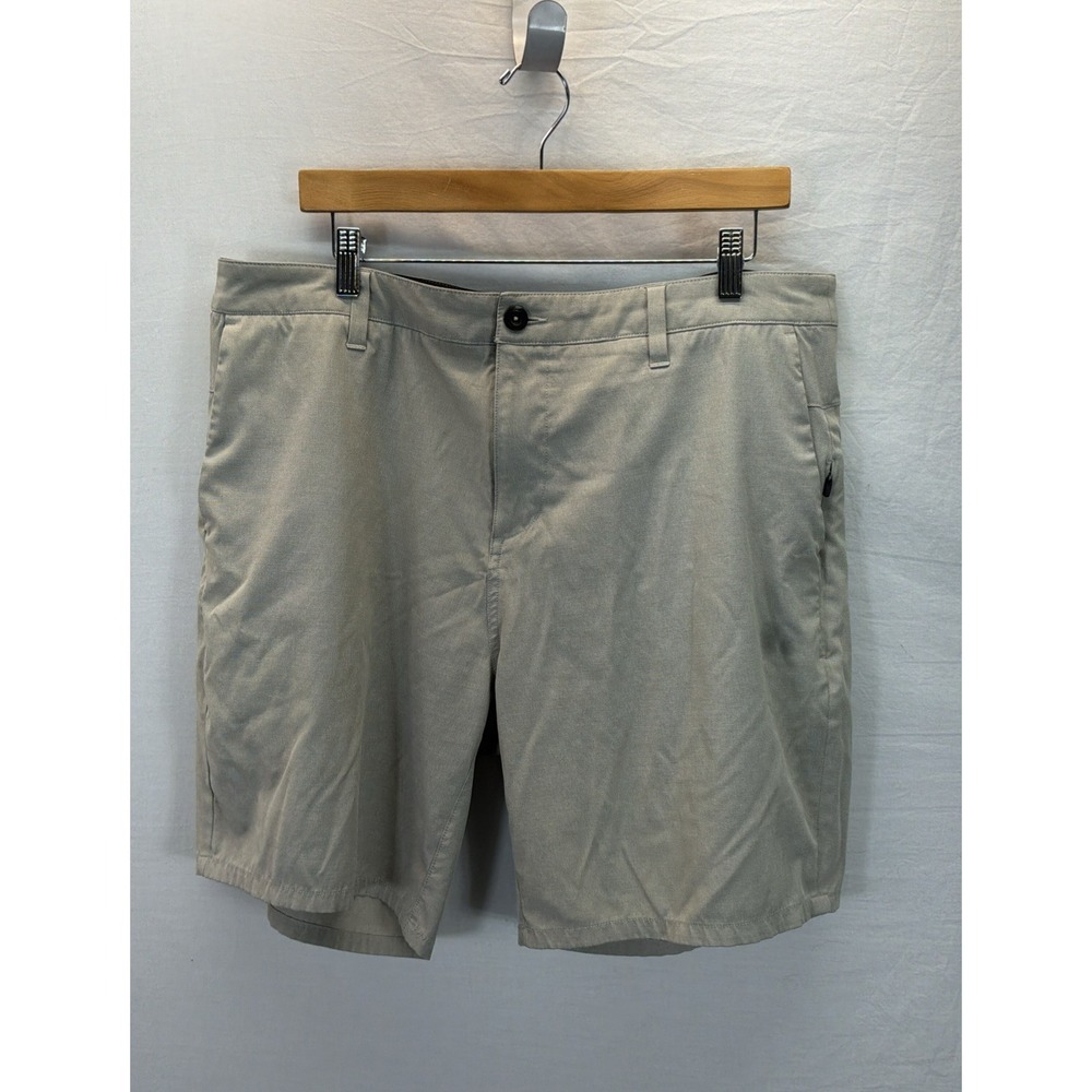 Vuori Shorts Mens 36 Beige Performance Chino 8 Inch Inseam Stretch Travel Casual